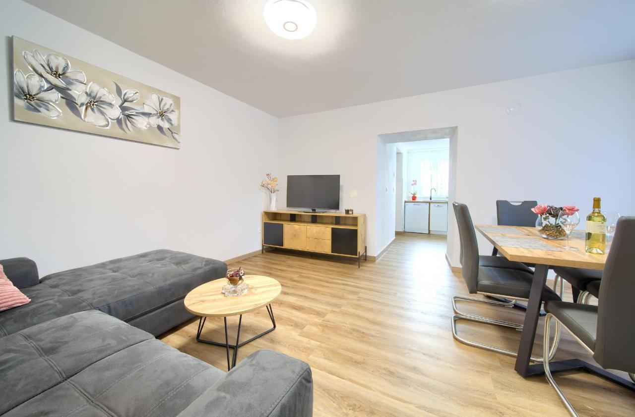 Mladen Apartment